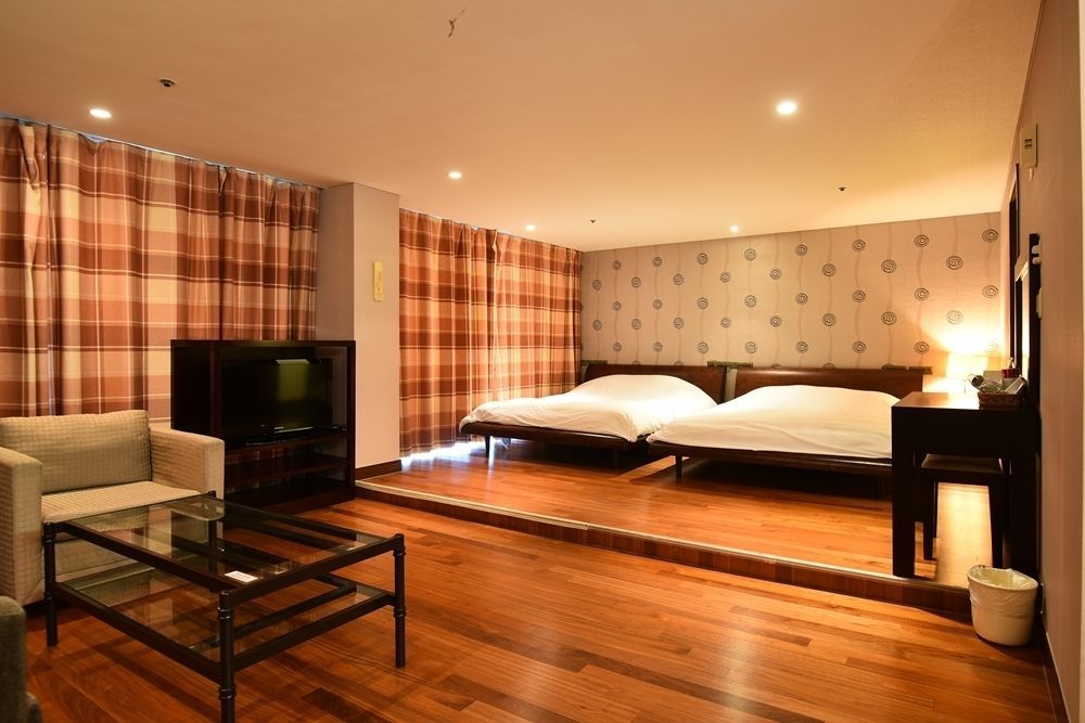 סאוגוויפו Lake Hills Jeju Resort מראה חיצוני תמונה