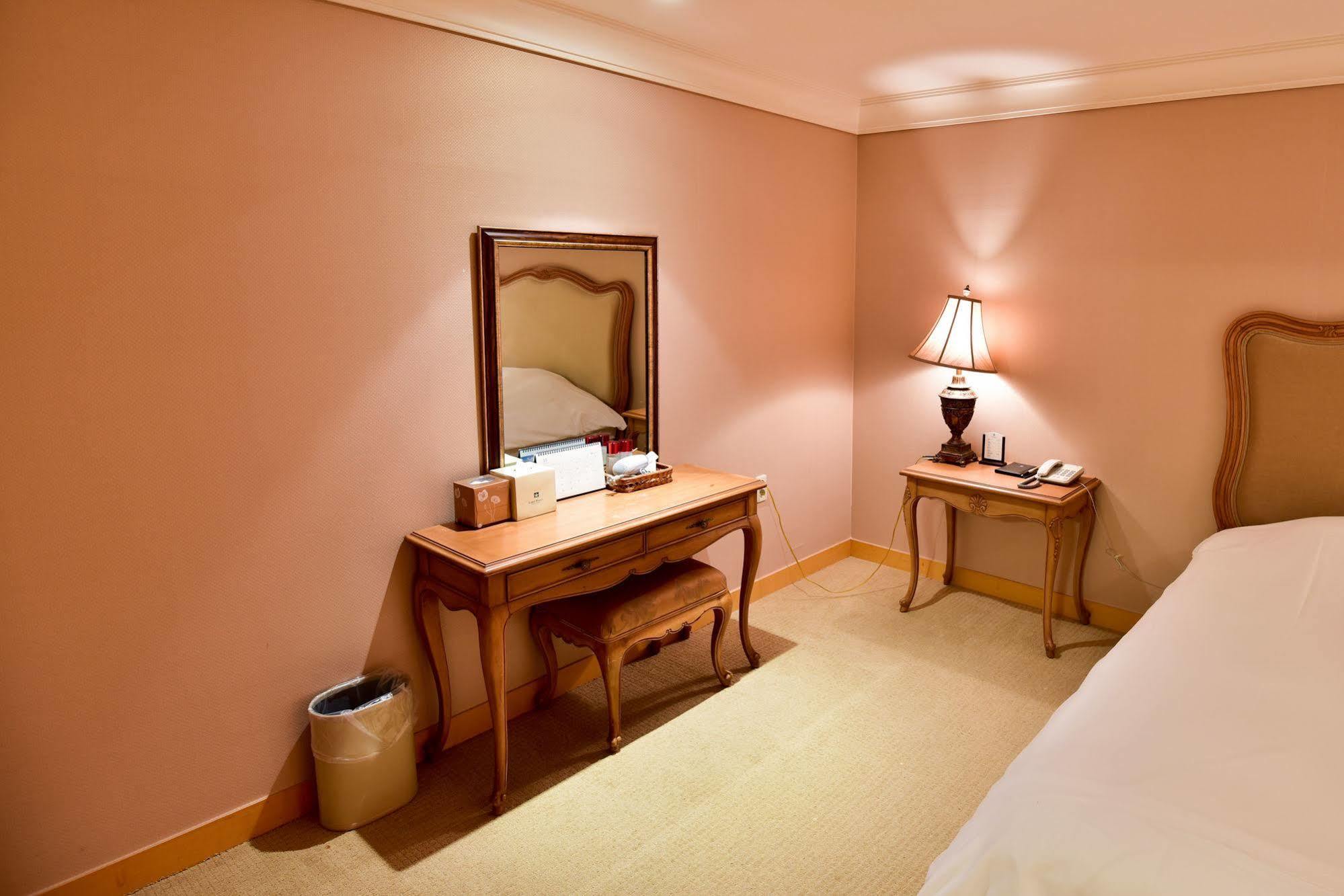 סאוגוויפו Lake Hills Jeju Resort מראה חיצוני תמונה