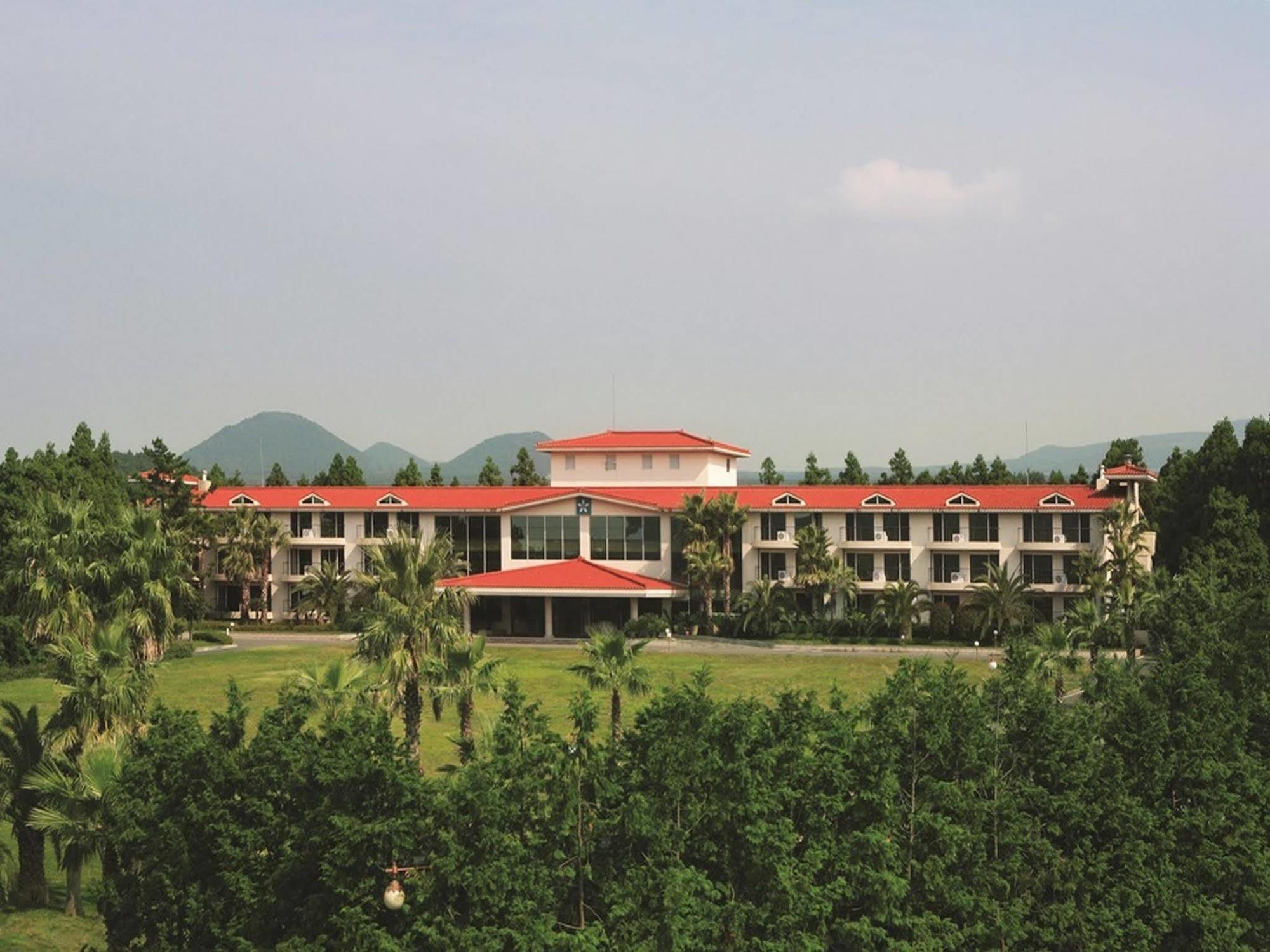 סאוגוויפו Lake Hills Jeju Resort מראה חיצוני תמונה
