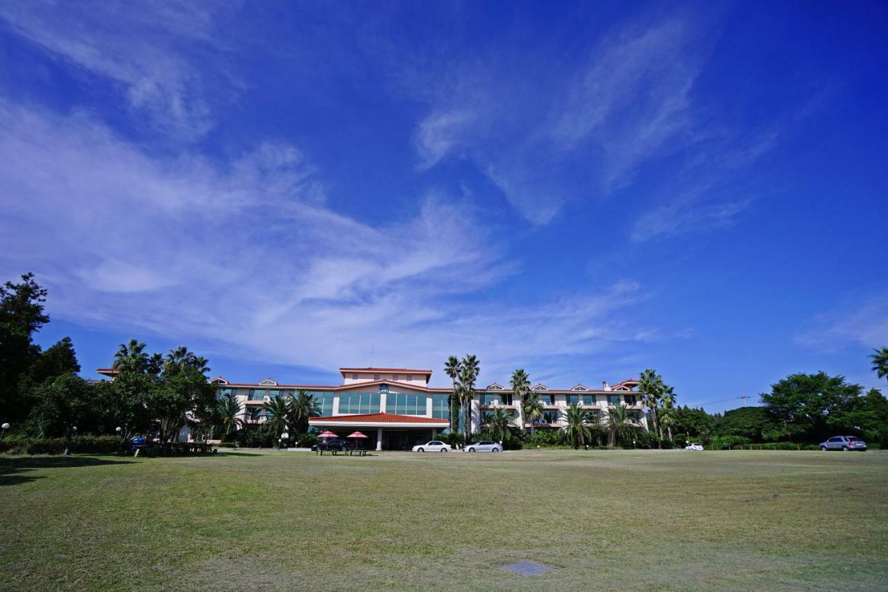 סאוגוויפו Lake Hills Jeju Resort מראה חיצוני תמונה
